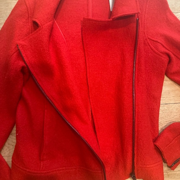 Women's Red wool Jacket - Picture 2 of 5